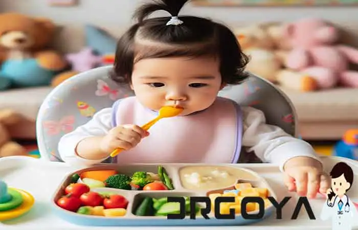 برای تنهایی غذا خوردن کودک در زمان غذا خوردن، نزدیک کودک باشید